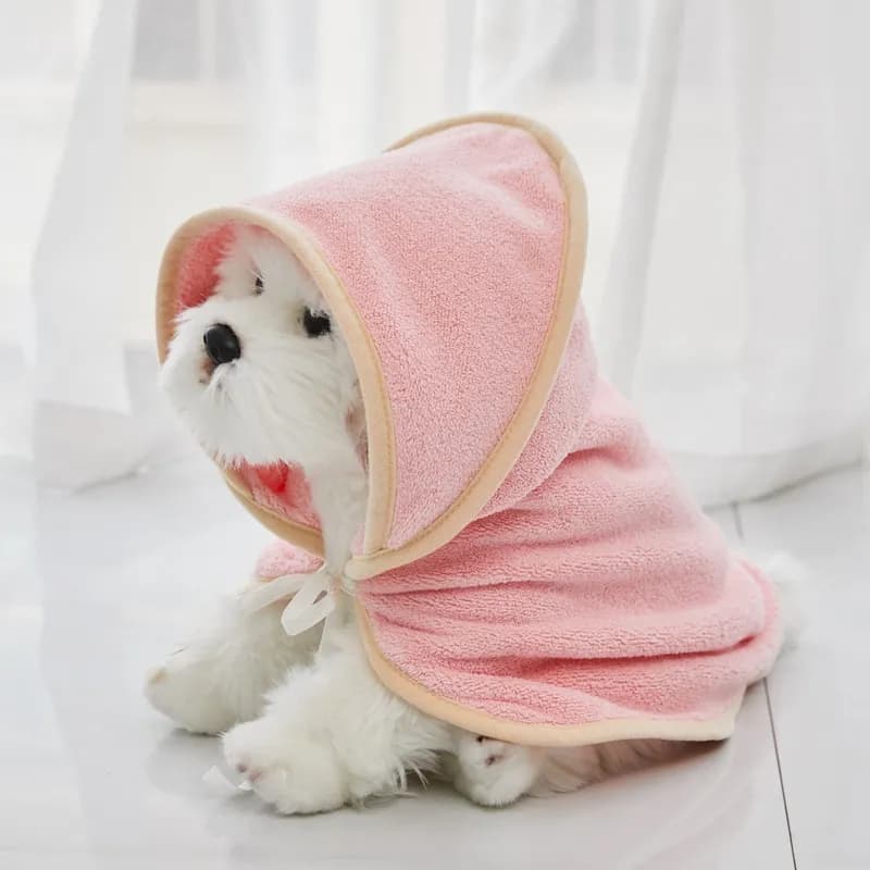 Peignoir microfibre à capuche NOVLI, coloris Rose — porté, vue de face