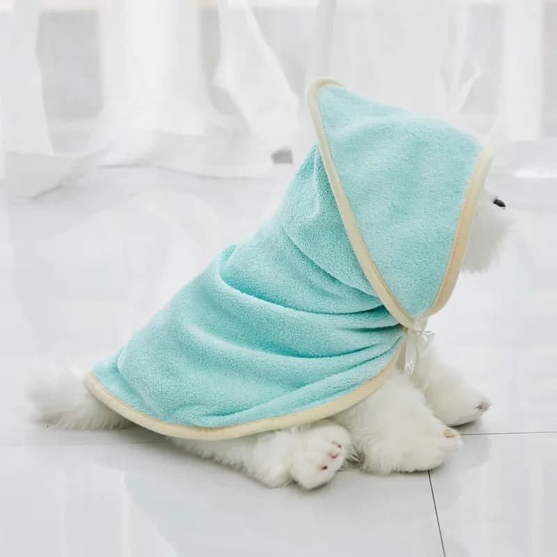 Peignoir microfibre à capuche NOVLI, coloris Turquoise — porté, profil